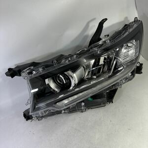 M 30-5-1ランドクルーザープラド　後期 TRJ150W 打刻T　GDJ150W 60-262 左ヘッドライト 