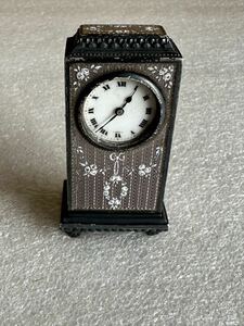 置時計 古い物 銀製？