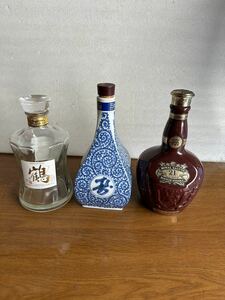 空瓶 Nikka ニッカウヰスキー 鶴 700mL / 有田焼 染付蛸唐草兎文瓶 / そ他