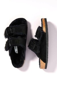 定価￥24,700◆BIRKENSTOCK◆冬◆暖か本革ムートンライニング サンダル　ドイツ製　ムートンレザー　ビルケンシュトック