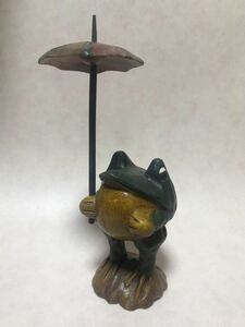 アジアン雑貨　カエル　木の置物　アンティーク　レトロインテリア 蛙シリーズ
