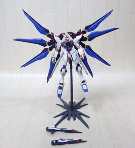 完成品 1/100 MG ストライクフリーダムガンダム ガンプラ