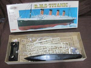 【B056】 R.M.S タイタニック号 TITANIC 1/720 ZHENCDEFU 船 船艇 模型 プラモデル