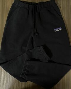 パタゴニア　patagonia patagonia P6ラベルアップライザルスウェットパンツ　P6 スウェット　パンツ　ゴールデンサイズ