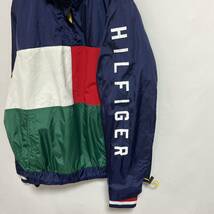 TOMMY HILFIGER DENIM トミーヒルフィガー　カラーブロック　ハーフジップ　ナイロンジャケット プルオーバー フード収納　　サイズS_画像2