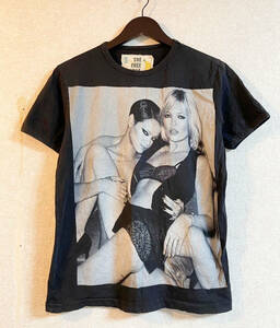 The Free Banana　半袖　Tシャツ　T-Shirts　ARTIST　フォトプリント　リアーナRihanna　ブラック　Sサイズ
