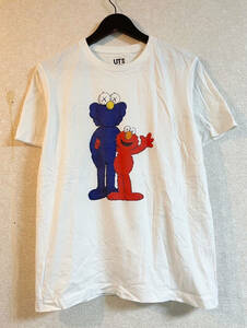 UT KAWS SESAME STREET　ユニクロ　Tシャツ　カウズ　エルモ　クッキーモンスター　セサミストリート　ホワイト　Lサイズ