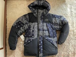 22AW FCRB F.C. real bristol エフシーレアルブリストル SOPH ソフ DOWN BENCH PARKA ダウンジャケット バンダナ柄 黒 Sネイビー バルトロ