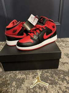 国内正規品 エアジョーダン1AIR JORDAN 1ミッドMID 24.5cm GS US 6Yブレッドトゥ 赤黒