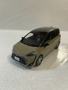 1/30 トヨタ 新型シエンタ Sienta 後期　非売品 カラーサンプル ミニカー 2トーン ブラックマイカxベージュ