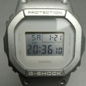 腕時計 G-SHOCK デジタル　シルバー　DW-5600SG 新品電池交換済み CASIO カシオ