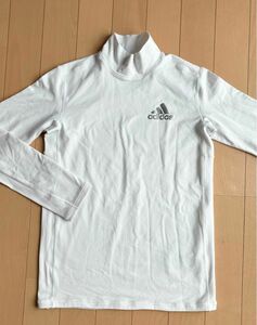 adidasアンダーシャツ 