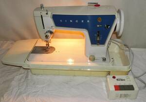 42 古いSINGER ミシン　昭和レトロ　雑貨　裁縫　刺繍　端切れ　布地　シンガーミシン　電動ミシン
