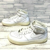 R5280bE NIKE ナイキ ハイカットスニーカー ホワイト レディース 24cm AIR FORCE 1 MID 07 ウィメンズエアフォースワンミッド 366731-100_画像2