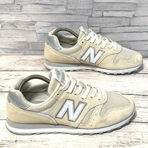 R5359bE New Balance373 ニューバランス スニーカー アイボリー レディース 23cm スエード スウェード シューズ 靴 WL373AB2 軽量_画像3