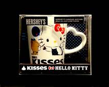 531212015　HELLO KITTY　ハローキティ　マグカップ　Kisses　コラボグッズ　キャラクター　食器　コップ_画像1
