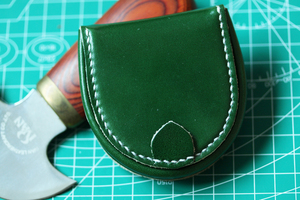 最新番ハンドメイド （馬蹄型）半円型小銭入れコインケース手縫い　千歳緑限定1点