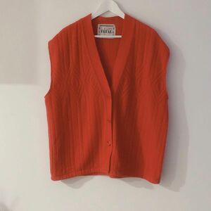 knit vest red 