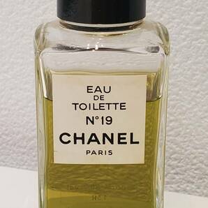 香水 CHANEL N°19 EAU DE TOILETTE 100ml シャネル 残り残量 約８割 開封、中古品の画像1