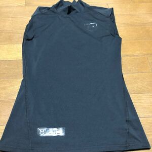 UNDER ARMOUR アンダーシャツ ノースリーブ M