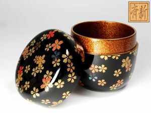 【6704】お茶道具　木製保証　新斎　桜尽くし　棗　共箱　（初品・買取品）