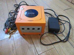 67890 中古品 通電確認済 ニンテンドー ゲームキューブ DOL-001(JPN) NINTENDO GAMECUBE 玩具 動作未確認