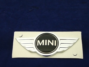 BMWMINI R52,R53 Cooper S for genuine products BMW Mini front emblem OE number :51140660106