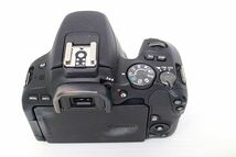 O12s48 Canon EOS Kiss X9 18-55mm F4-5.6IS STM 52-250mm F4-5.6IS STM カメラ通電○ その他動作未確認 60サイズ_画像3