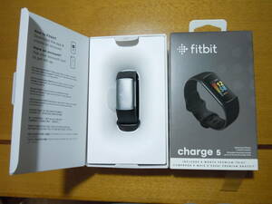 美品！■【Suica対応】フィットネストラッカー GPS/NFC搭載 Fitbit Charge 5 ブラック/グラファイト■