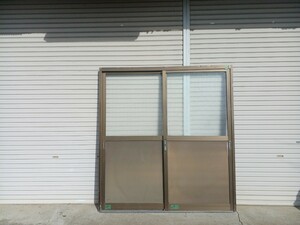 G27枠サイズ：縦1865ｍｍ 横1740ｍｍトステムアルミサッシ枠付き/鍵有り/倉庫出入口2枚くもりガラス ブロンズ