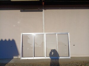 S3枠サイズ：縦1405ｍｍ 横2654ｍｍトステムアルミサッシ枠付き/引違い窓4枚 クリアガラス シルバー