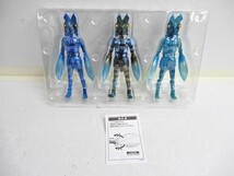 066Z417★【中古 美品】BANDAI/バンダイ S.H.Figuarts/S.H.フィギュアーツ バルタン星人 分身体セット_画像3