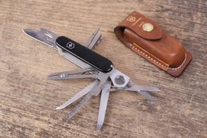 ☆VICTORINOX ビクトリノックス マルチツール No.801 多機能ツール ナイフ はさみなど キャンプ Ja0903