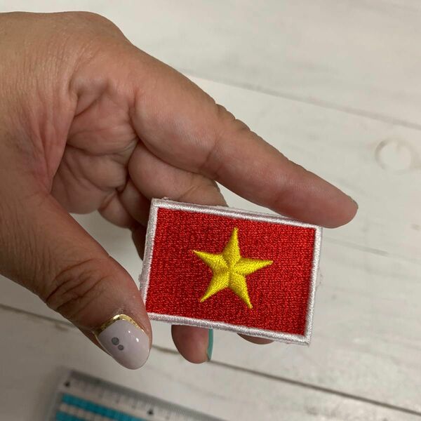 ベトナム国旗　ワッペン