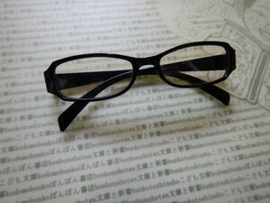 眼鏡　老眼鏡　フレーム33 TMPC-01BB と記載　度数視力等不明　フレーム歪みあり　画像確認のこと