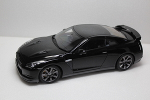 1/18 京商 NISSAN GT-R PREMIUM EDITION(R35 日産）