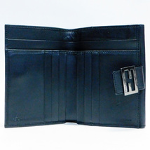 FENDIフェンディ 二つ折り財布 コンパクト財布 ズッカ柄 黒 イタリア製 角破けなし_画像3