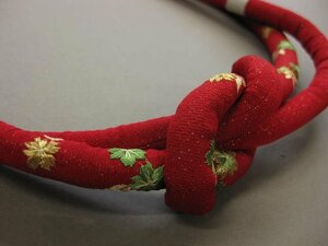 日本製・紅赤！正絹の刺繍 丸ぐけ 帯締め・・より房付き　まるぐけ