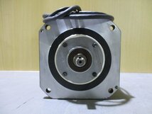 新古 YASKAWA AC SERVO MOTOR SGMDH-06A2A-YR14 ACサーボモーター 1150W (KAZR51208D012)_画像2