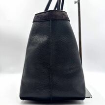 1260【超希少】Yevs Saint Laurent イヴ・サンローラン トートバッグ カサンドラロゴ 型押し エンボス A4可能 ビジネス 通勤鞄 レザー 黒_画像4