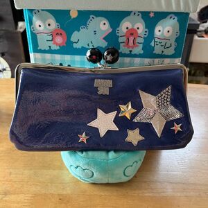 ANNA SUI～フレームパーティーがま口長財布