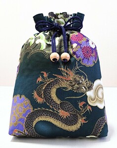 《個性派》ヘラブナ万力入れ 巾着袋 小物入れ ハンドメイド 釣りリールケース リールカバー 御朱印帳袋 縁起柄 龍 青緑系〜