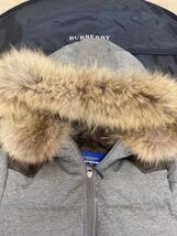 【秋冬】BURBERRYBLUELABEL バーバリーブルーレーベル レディース36 ラクーンファー フード付ダウンジャケット グレー_画像4