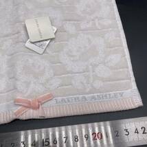 LAURA ASHLEY ローラアシュレイ タオルハンカチ ライトピンク　リボン付　no.34_画像2