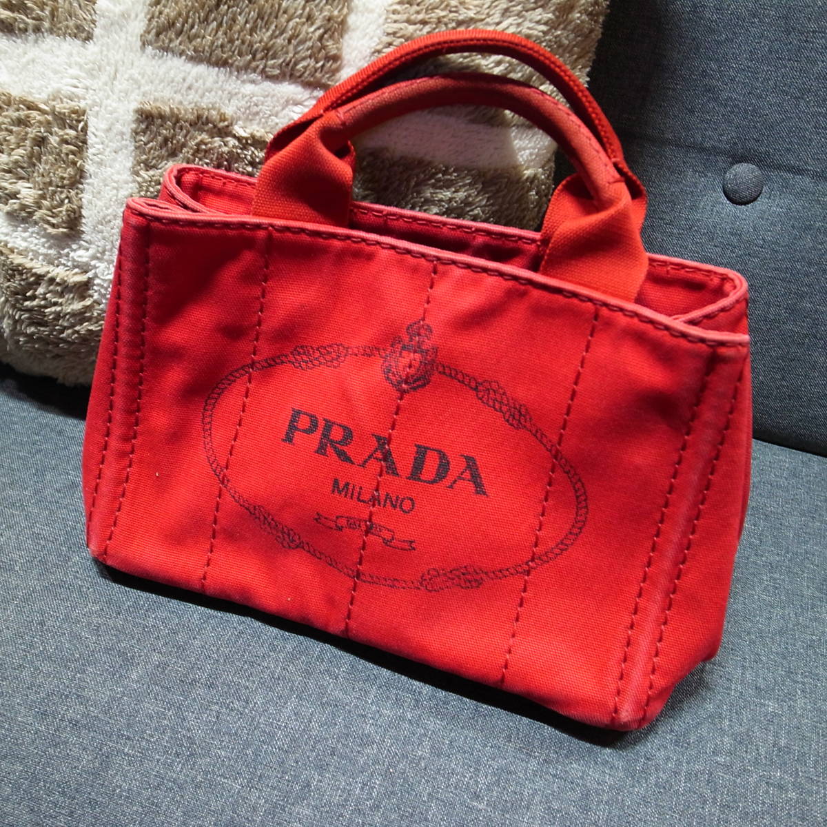 2024年最新】Yahoo!オークション -「prada カナパ 赤」(プラダ)の中古