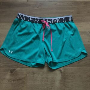 アンダーアーマー ヨガやランニングには　ショートパンツ MDサイズ　美品　UNDER ARMOUR 緑系