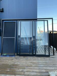 [ receipt limitation (pick up) ]LIXIL aluminium sash + glass door 4 sheets + screen door 2 sheets + key 3ps.@ attaching 