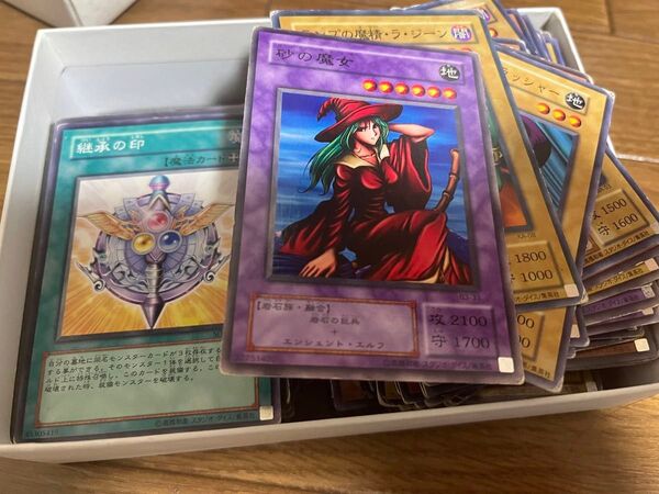 遊戯王カード まとめ売り 100以上 初期カードあり
