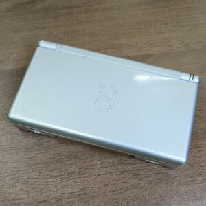 【動作品】 任天堂 NINTENDO ニンテンドーDS Lite USG-001 シルバー 本体のみ 現状品◆No1395