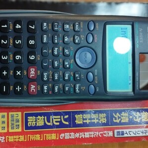 【美品】カシオ関数電卓 FX-912ES-N 数学自然表示 電池ソーラー併用 説明書付 マルチプレイ機能 微分積分 統計計算 ソルブ機能 論理演算の画像6